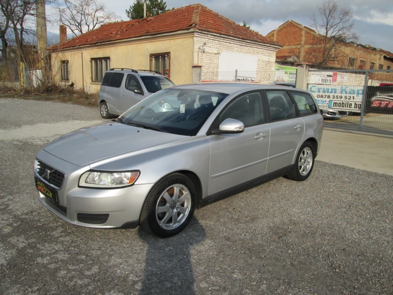 Volvo V50 1.6 HDI FACE 6скорости , снимка 2 - Автомобили и джипове - 48487375