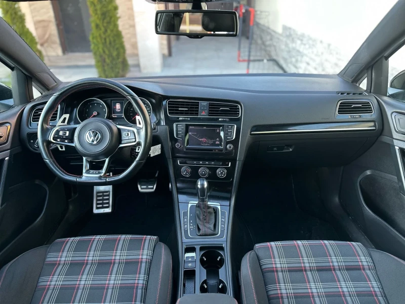 VW Golf 2.0GTI, снимка 7 - Автомобили и джипове - 49576094