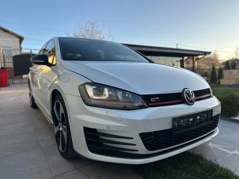 VW Golf 2.0GTI, снимка 1 - Автомобили и джипове - 49576094