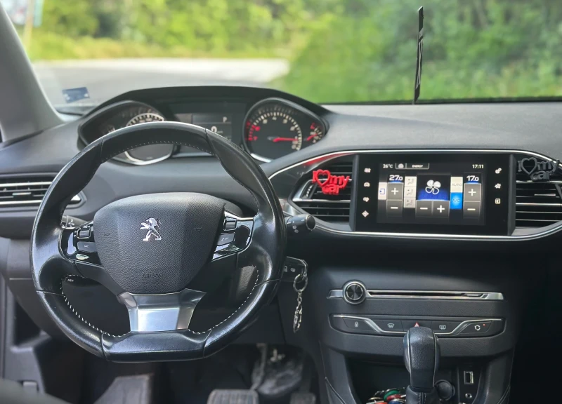 Peugeot 308 1.2, снимка 12 - Автомобили и джипове - 52728524