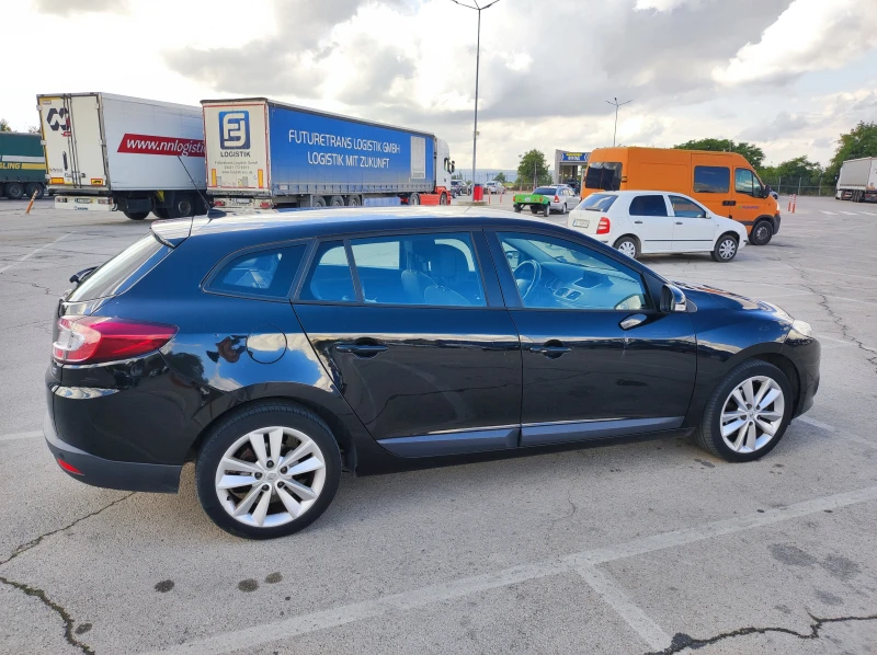 Renault Megane 1.5 DCI, снимка 4 - Автомобили и джипове - 52499442