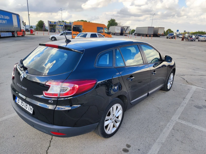 Renault Megane 1.5 DCI, снимка 8 - Автомобили и джипове - 52499442