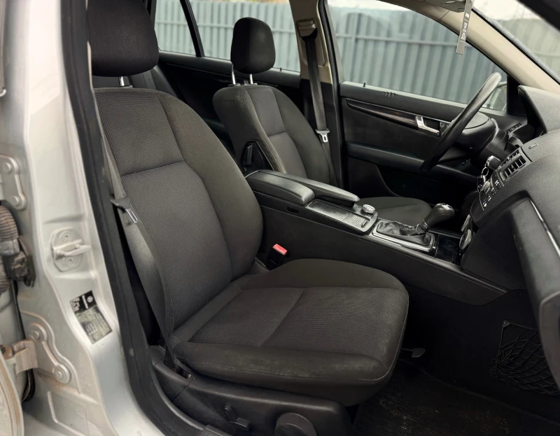 Mercedes-Benz C 200 2.2D Automatic BlueEfficiency Classic, снимка 7 - Автомобили и джипове - 52923086