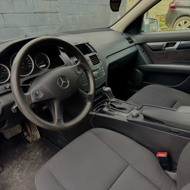 Mercedes-Benz C 200 2.2D Automatic BlueEfficiency Classic, снимка 7 - Автомобили и джипове - 52923086