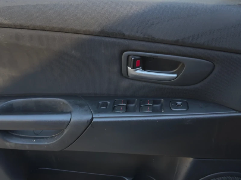 Mazda 3 1.6, снимка 6 - Автомобили и джипове - 53289440