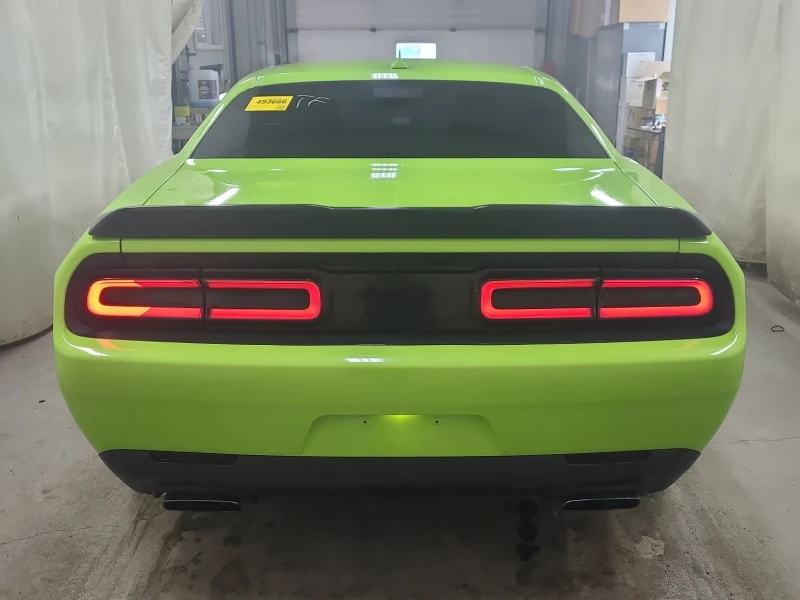 Dodge Challenger 5.7L 8cyl Rear Wheel Drive, снимка 12 - Автомобили и джипове - 53597263