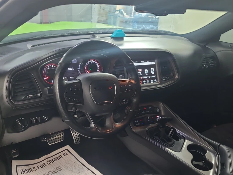 Dodge Challenger 5.7L 8cyl Rear Wheel Drive, снимка 15 - Автомобили и джипове - 53597263