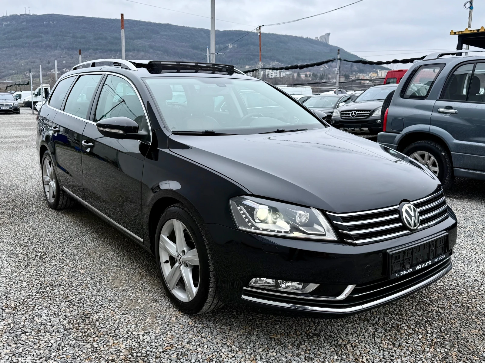 VW Passat 2.0TDI DISTRONIC KEYLESS PANO NAVI LED, снимка 1