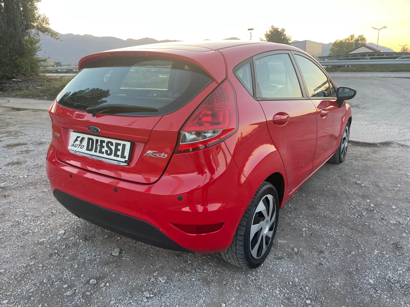 Ford Fiesta 1.4TDCI-KLIMA-ITALIA - изображение 8