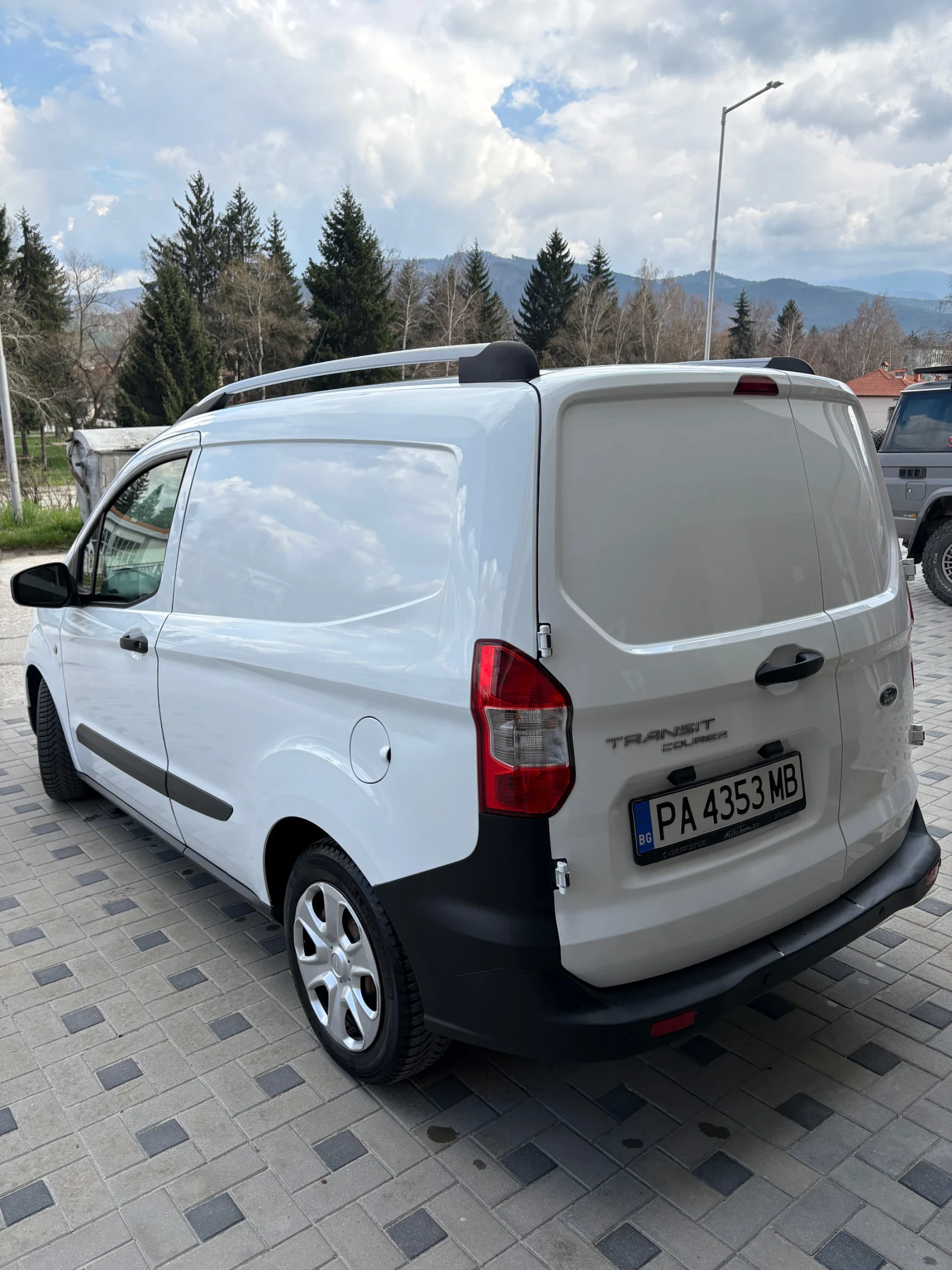 Ford Courier 1.5 - изображение 4