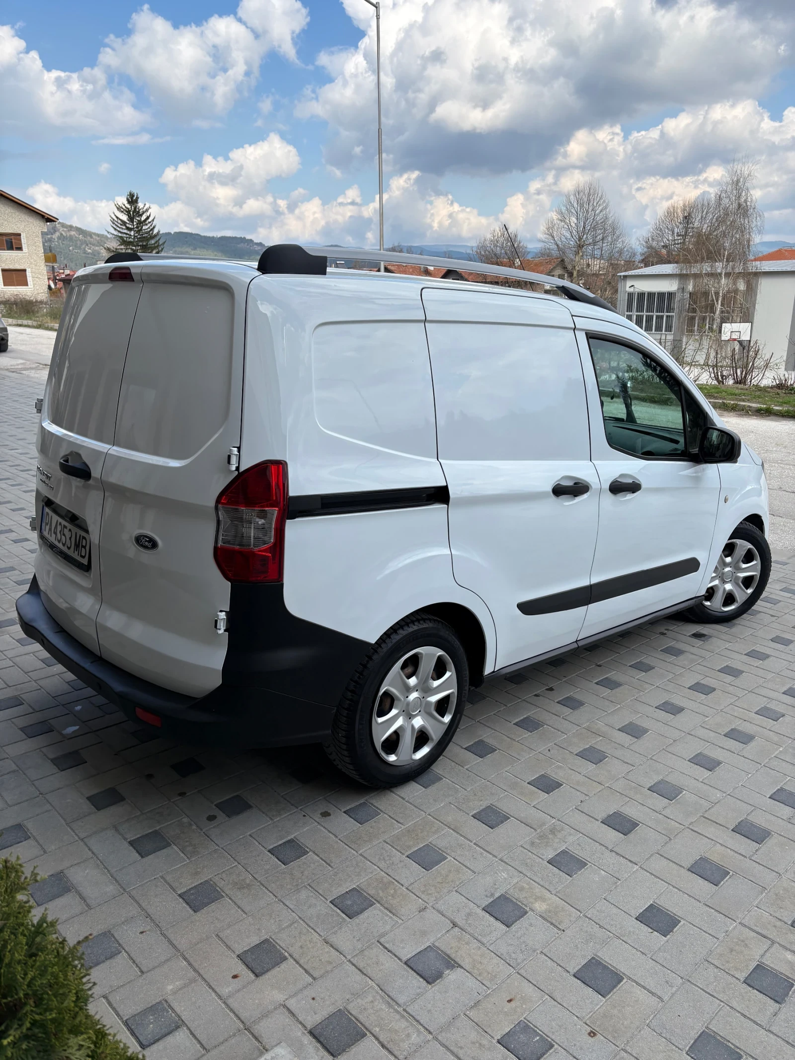 Ford Courier 1.5 - изображение 3