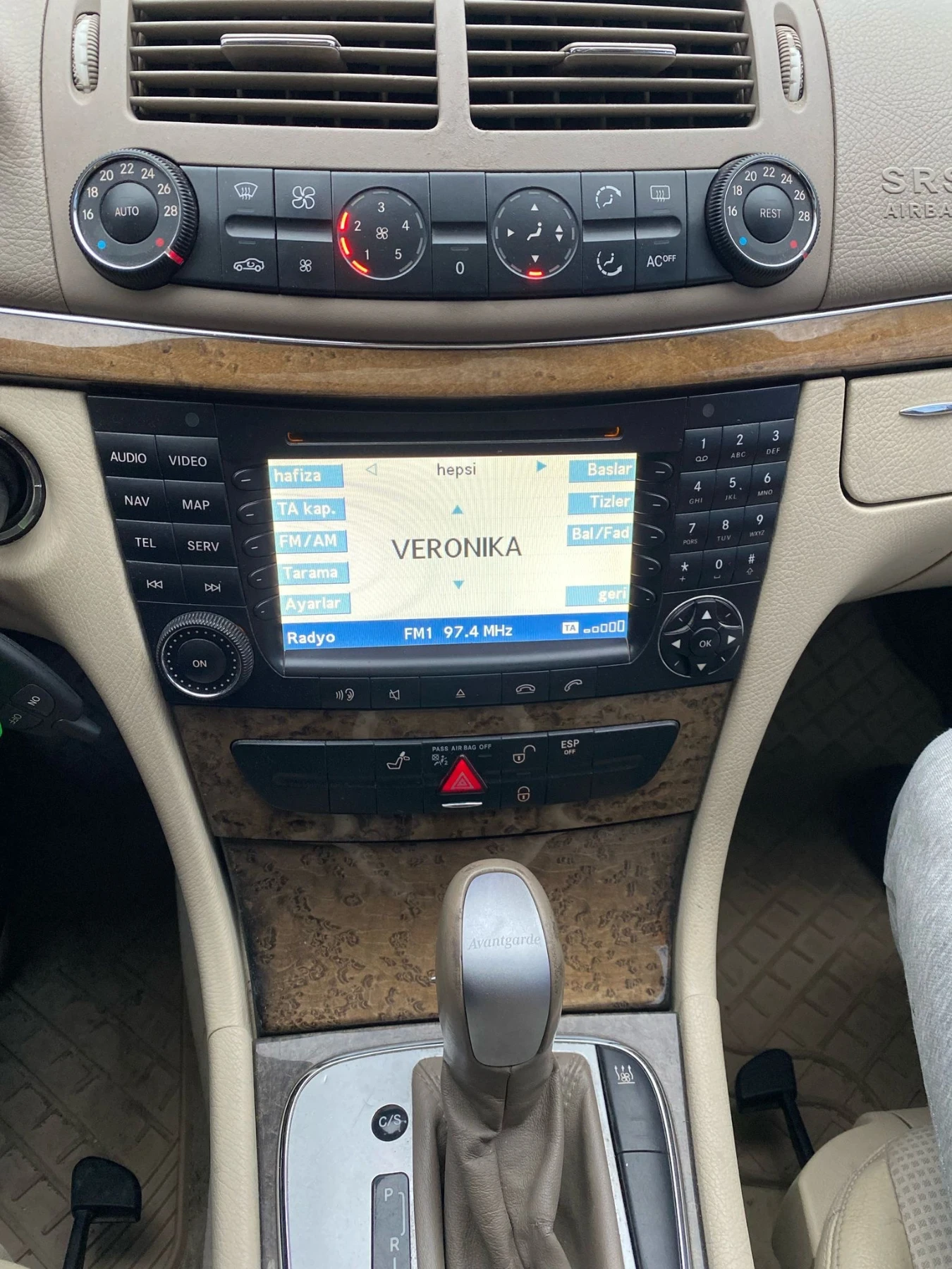 Mercedes-Benz E 220 Cdi  - изображение 7