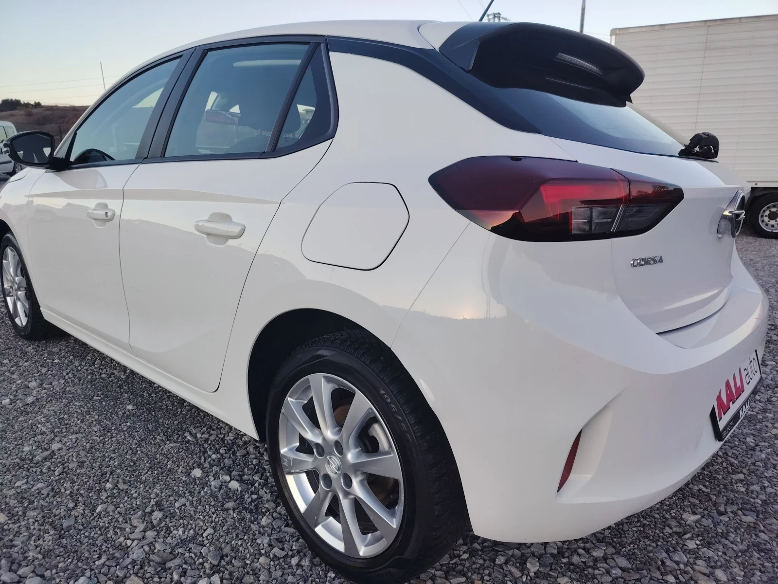 Opel Corsa 84000км., снимка 8 - Автомобили и джипове - 51135293