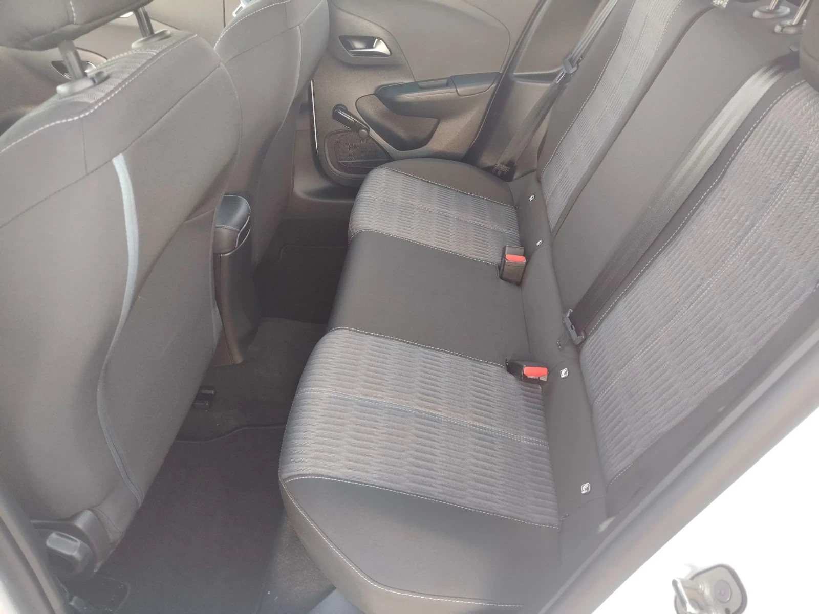 Opel Corsa 84000км., снимка 10 - Автомобили и джипове - 51135293