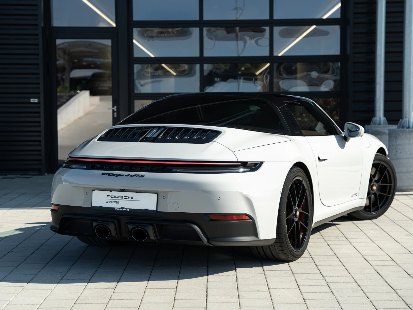 Porsche 911 Targa 4 GTS - изображение 6