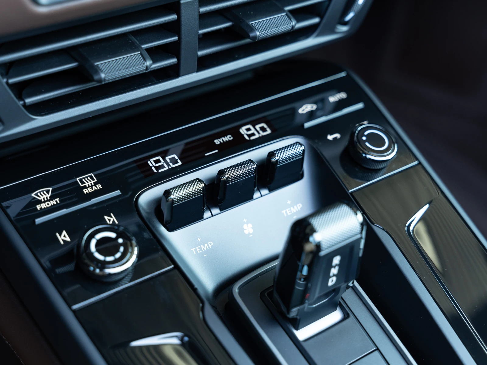 Porsche 911 Targa 4 GTS | Mobile.bg   11