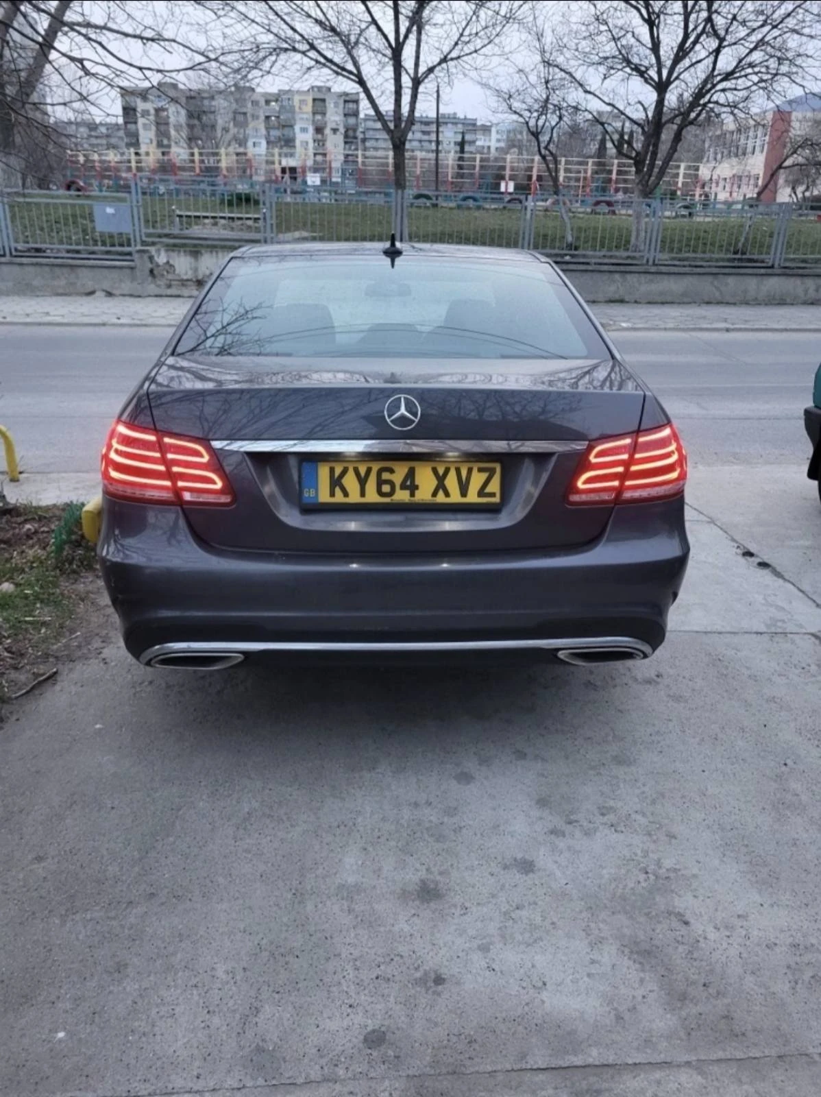 Mercedes-Benz E 220  - изображение 2