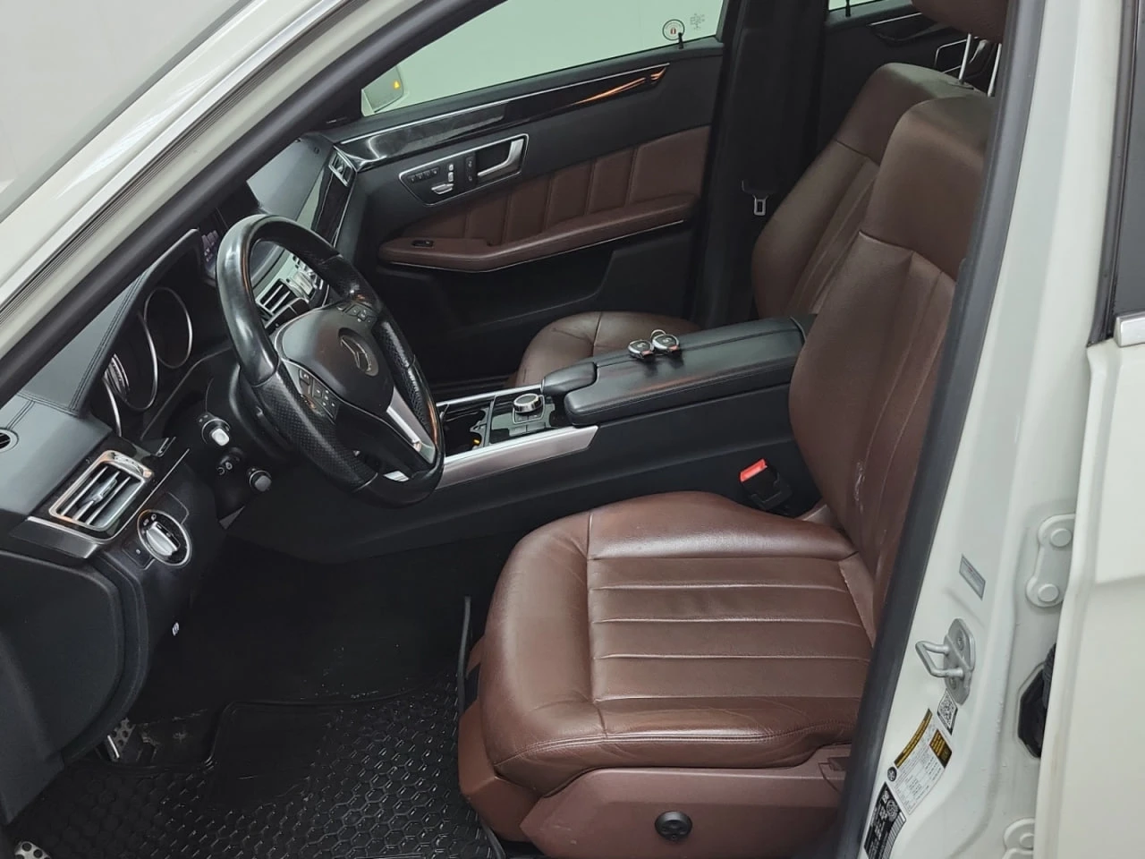 Mercedes-Benz E 400 * АВТО КРЕДИТ* ЦЕНА ДО БГ * СЕРВИЗНА ИСТОРИЯ *  - изображение 8