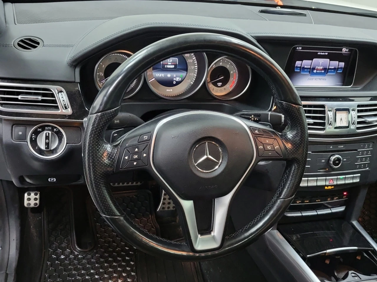 Mercedes-Benz E 400 * АВТО КРЕДИТ* ЦЕНА ДО БГ * СЕРВИЗНА ИСТОРИЯ *  - изображение 10