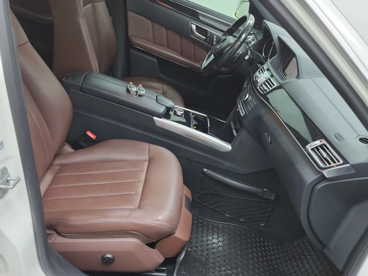 Mercedes-Benz E 400 * АВТО КРЕДИТ* ЦЕНА ДО БГ * СЕРВИЗНА ИСТОРИЯ *  - изображение 7