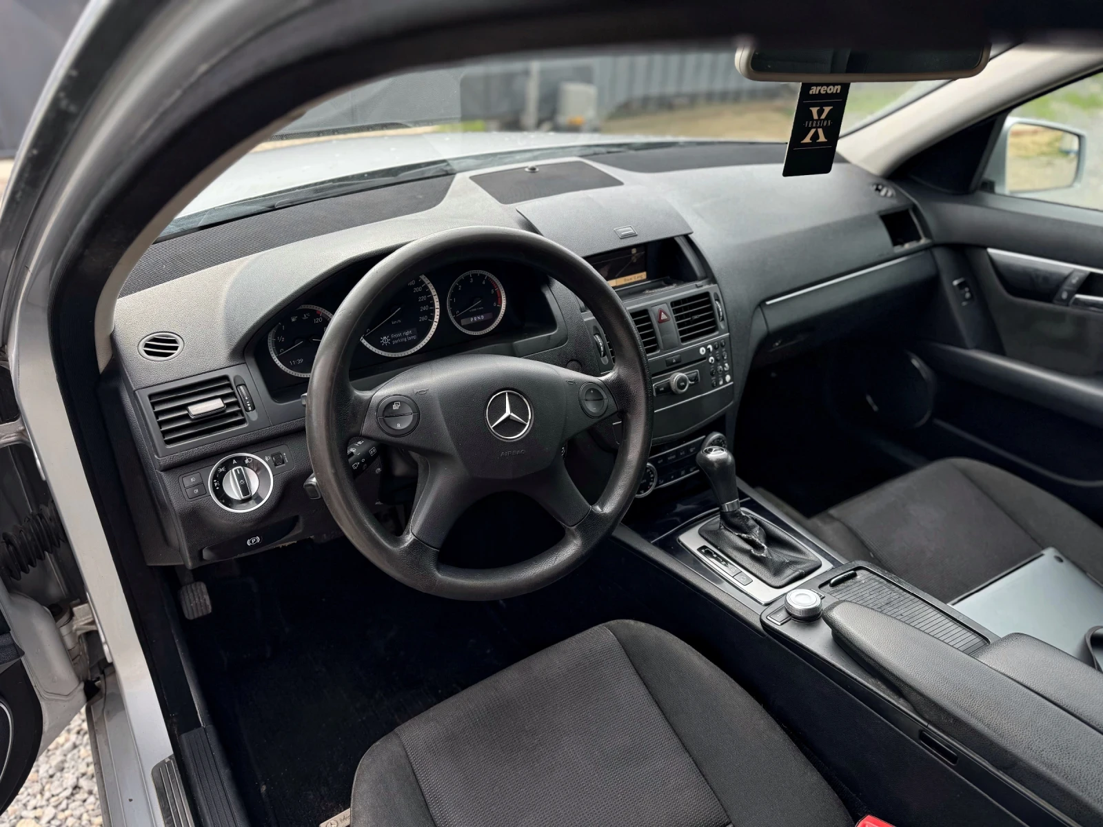 Mercedes-Benz C 200 2.2D Automatic BlueEfficiency Classic - изображение 5