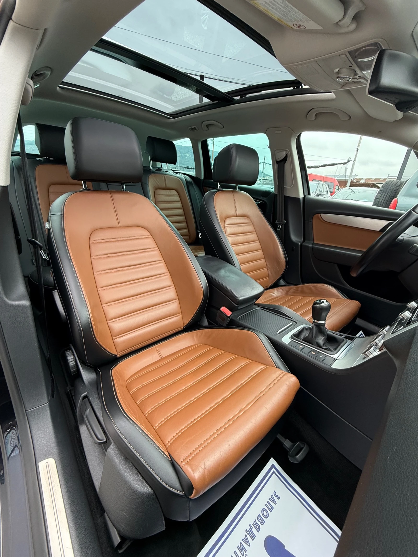 VW Passat 2.0TDI DISTRONIC KEYLESS PANO NAVI LED - изображение 9