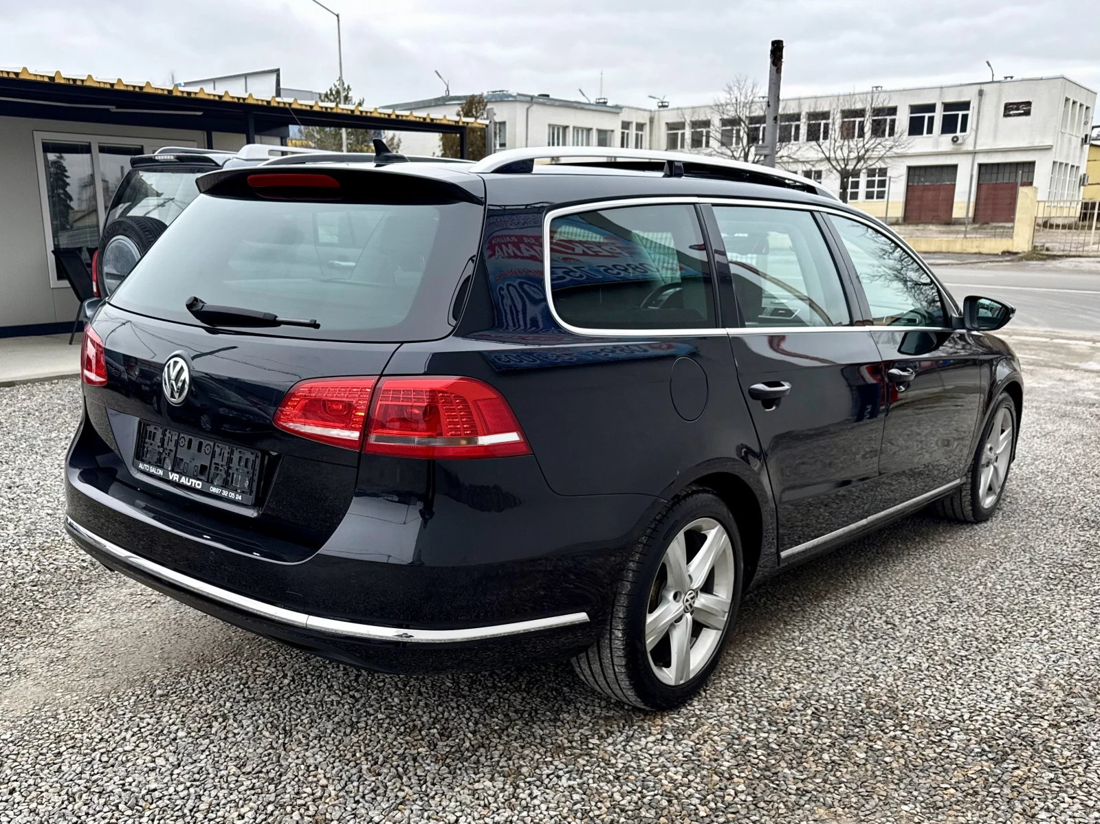 VW Passat 2.0TDI DISTRONIC KEYLESS PANO NAVI LED - изображение 4