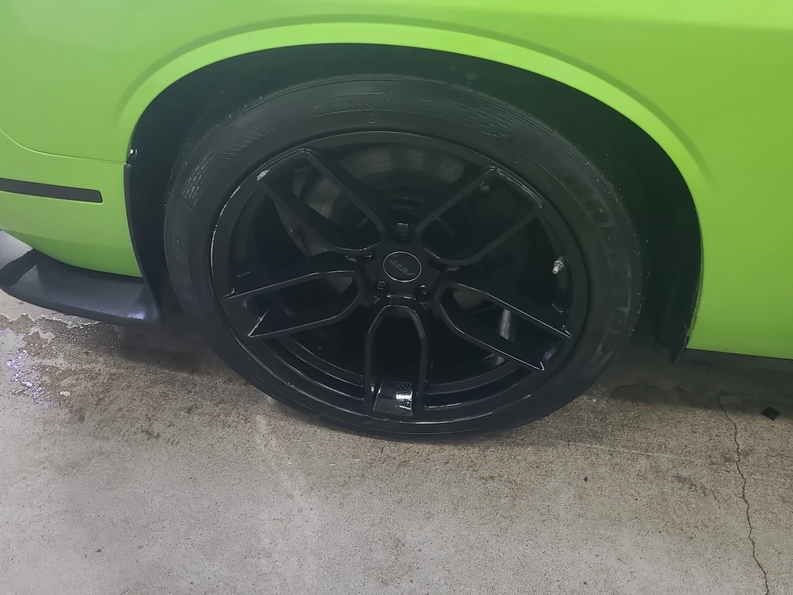 Dodge Challenger 5.7L 8cyl Rear Wheel Drive - изображение 8