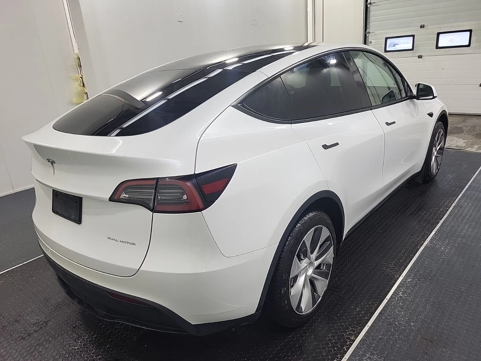 Tesla Model Y * Long Range * CARFAX * 2 ��������� ����*  | Mobile.bg � ����������� 12