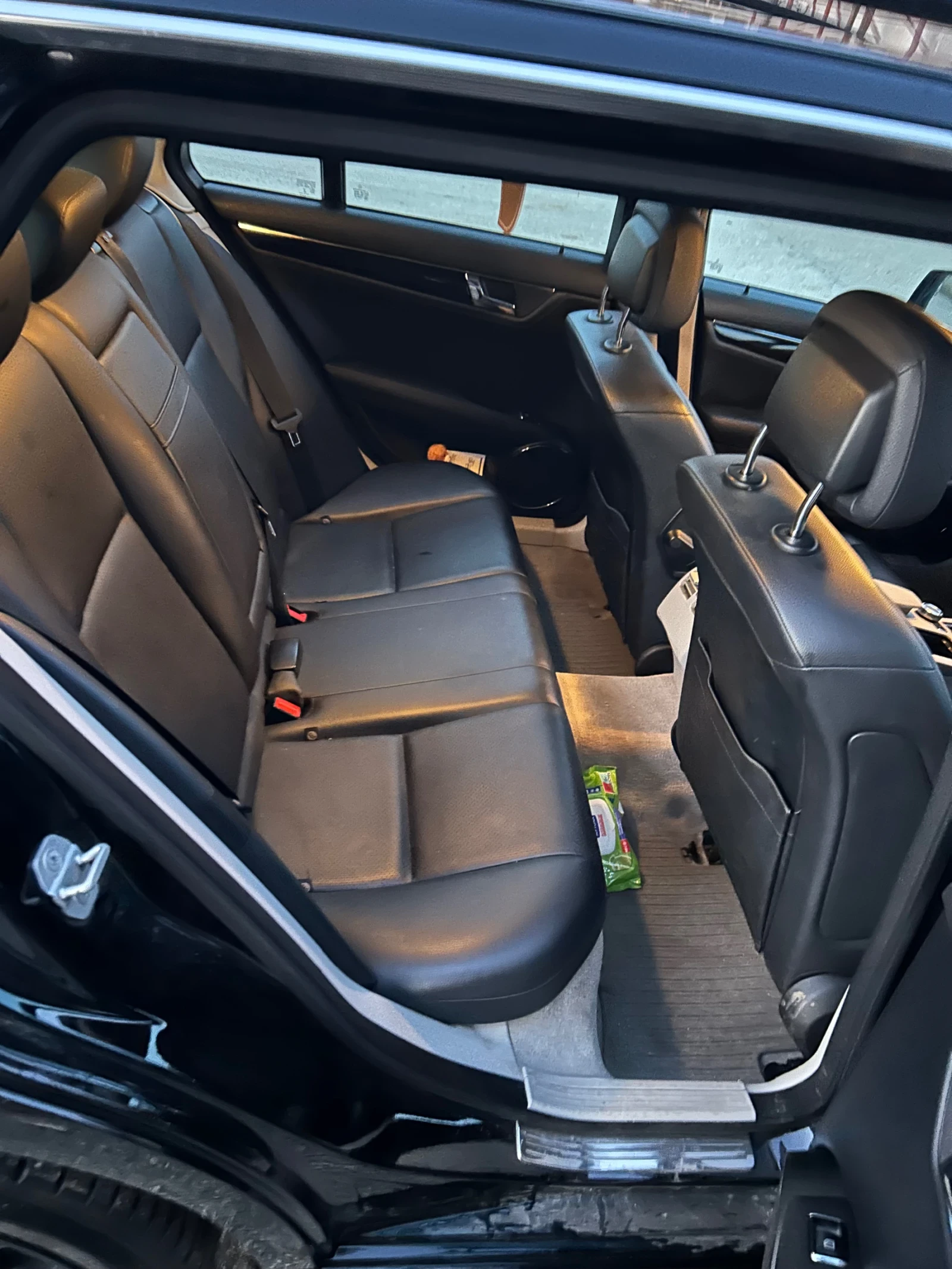 Mercedes-Benz C 220, снимка 9 - Автомобили и джипове - 53840780