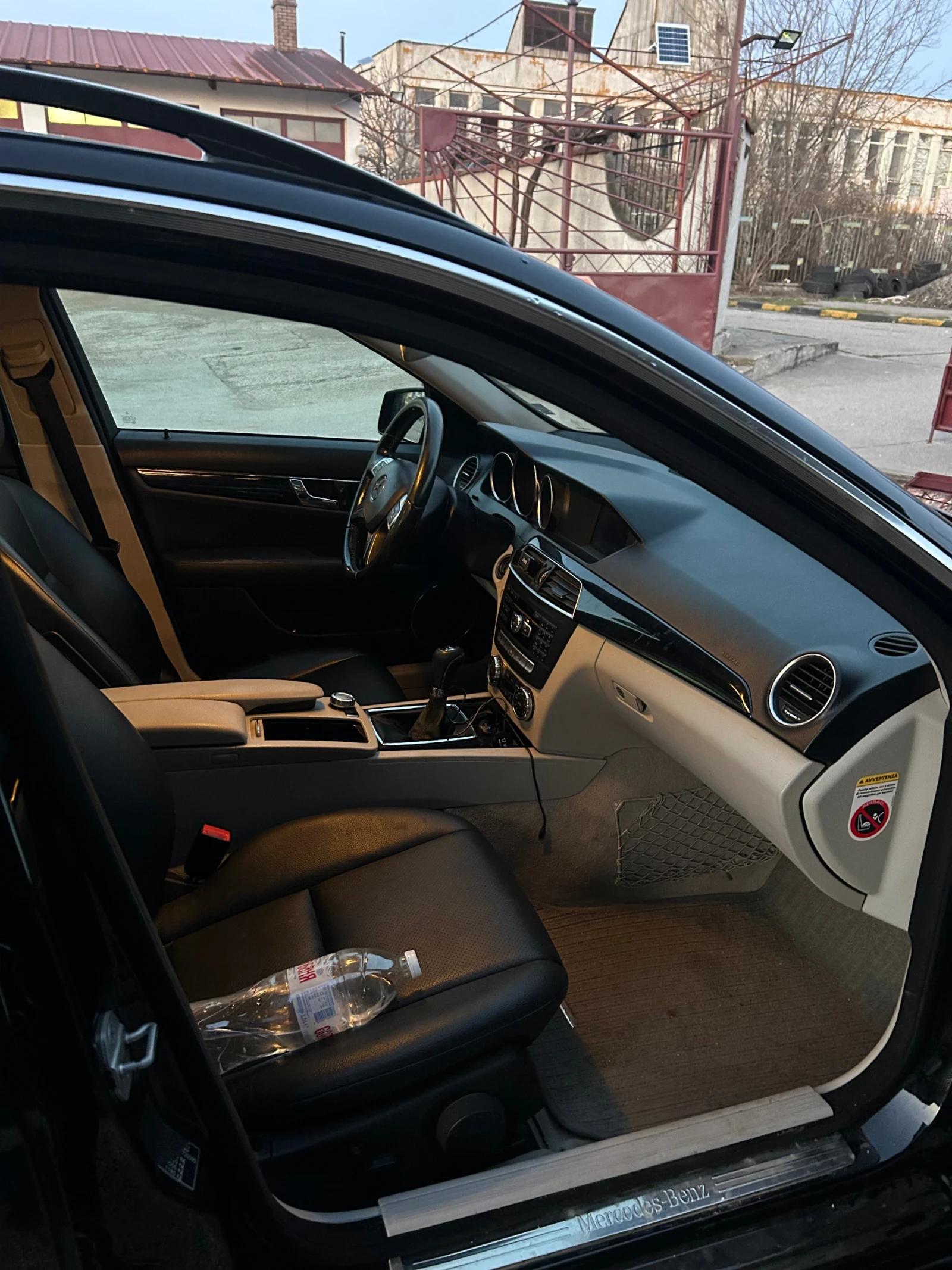 Mercedes-Benz C 220, снимка 2 - Автомобили и джипове - 53840780