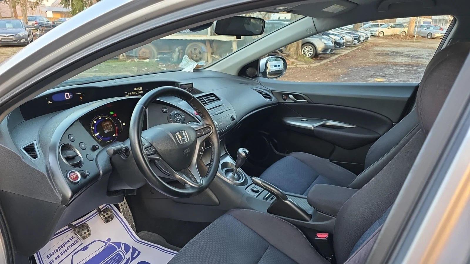 Honda Civic 1.4i 99k.c., снимка 7 - Автомобили и джипове - 53850178