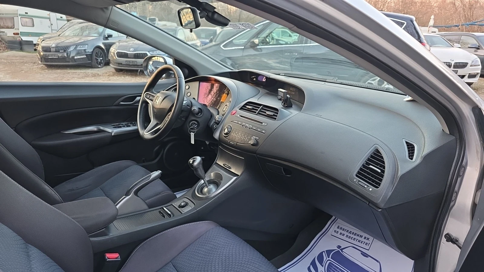 Honda Civic 1.4i 99k.c., снимка 8 - Автомобили и джипове - 53850178