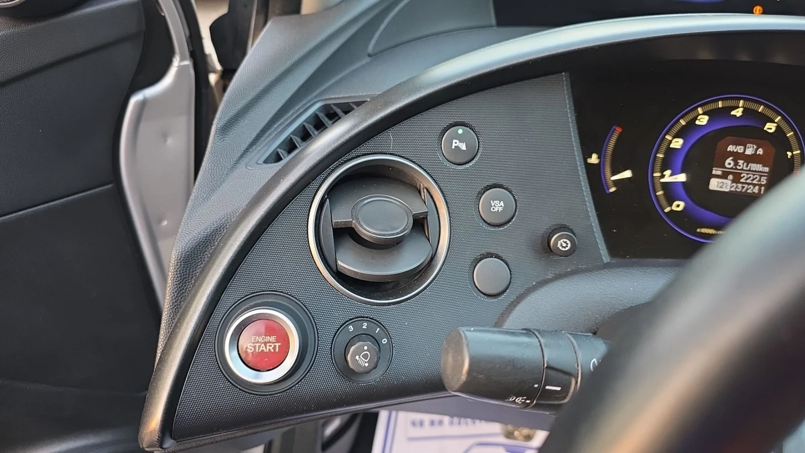 Honda Civic 1.4i 99k.c., снимка 13 - Автомобили и джипове - 53850178