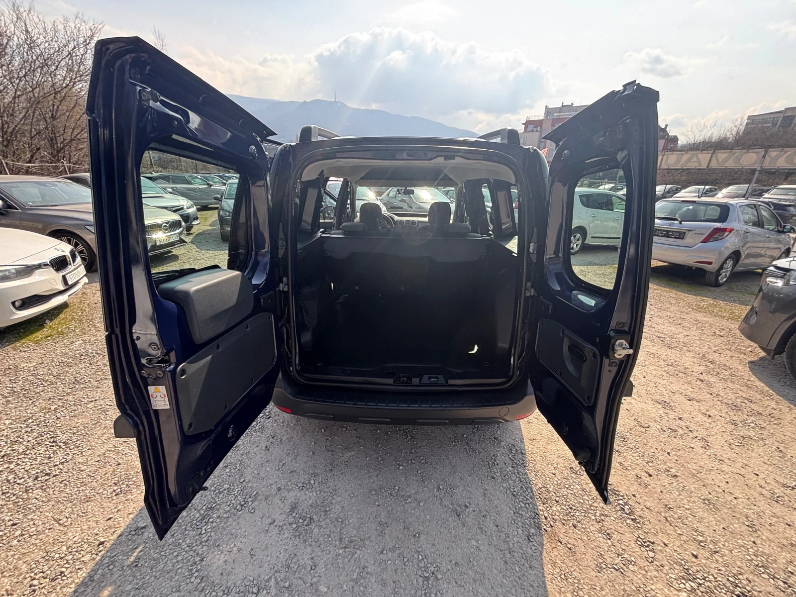 Dacia Dokker 1.6ГАЗ/GPL, снимка 8 - Автомобили и джипове - 53875030