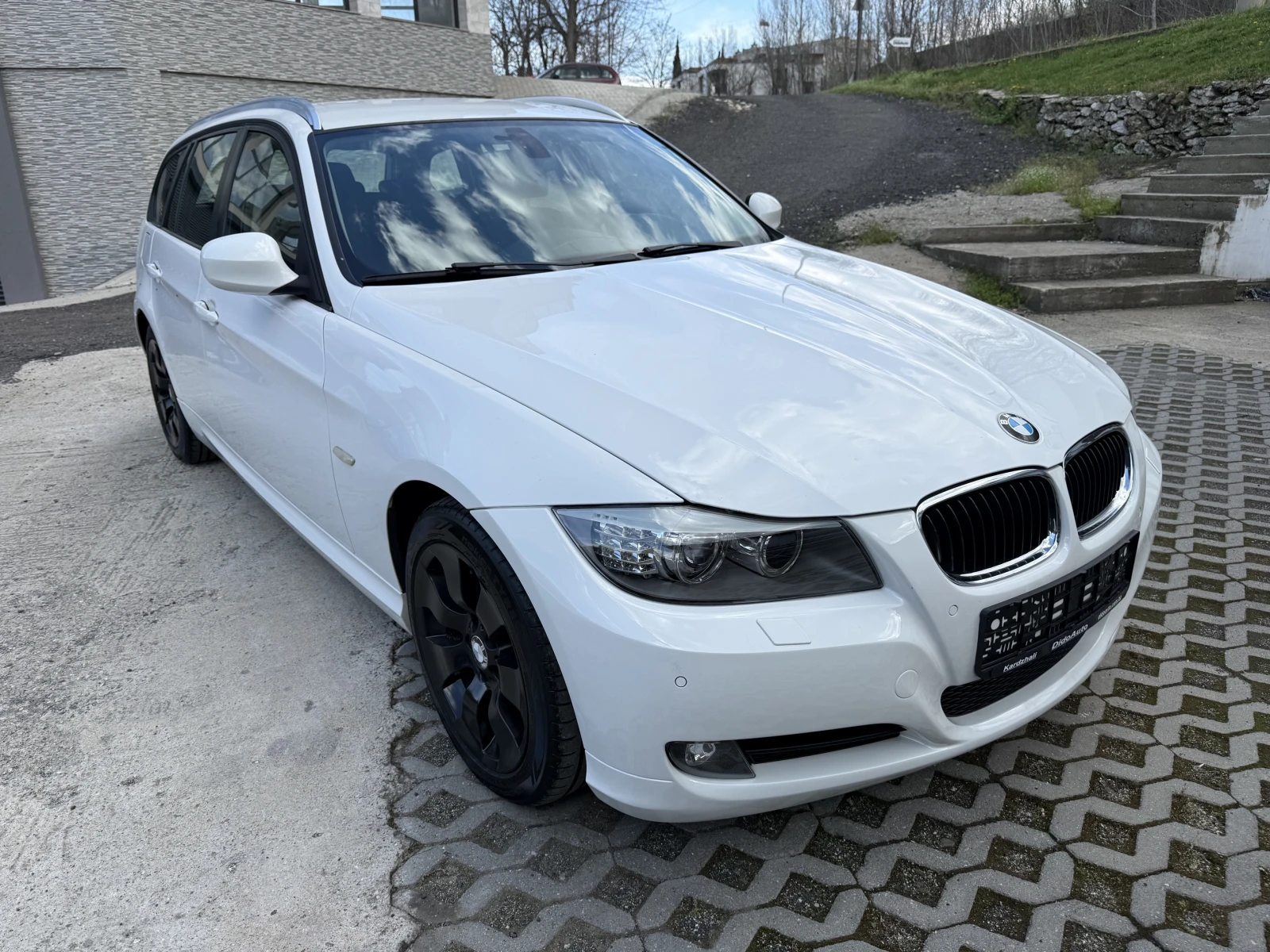 BMW 320 d X-Drive, снимка 2 - Автомобили и джипове - 54223131