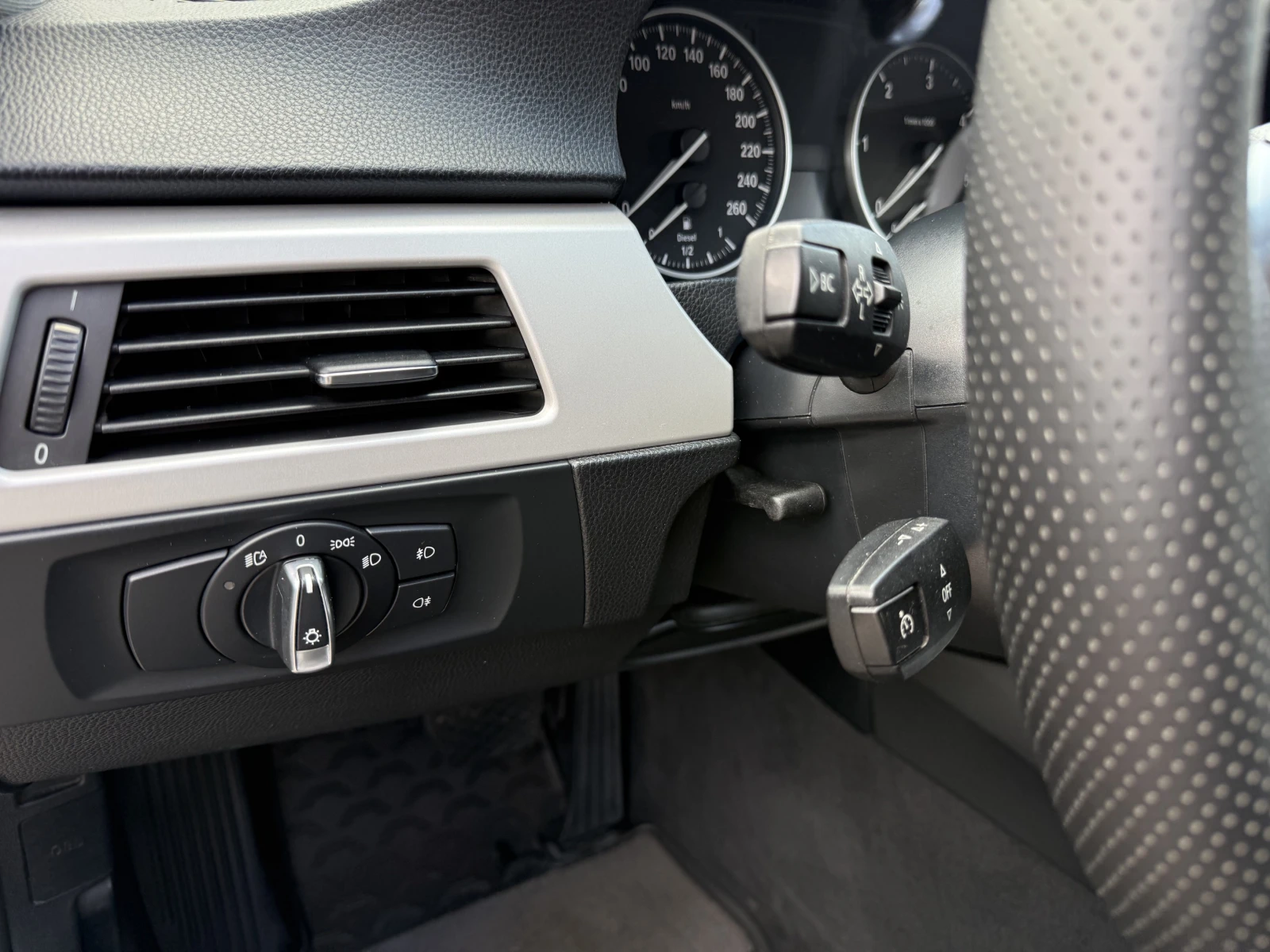 BMW 320 d X-Drive, снимка 9 - Автомобили и джипове - 54223131