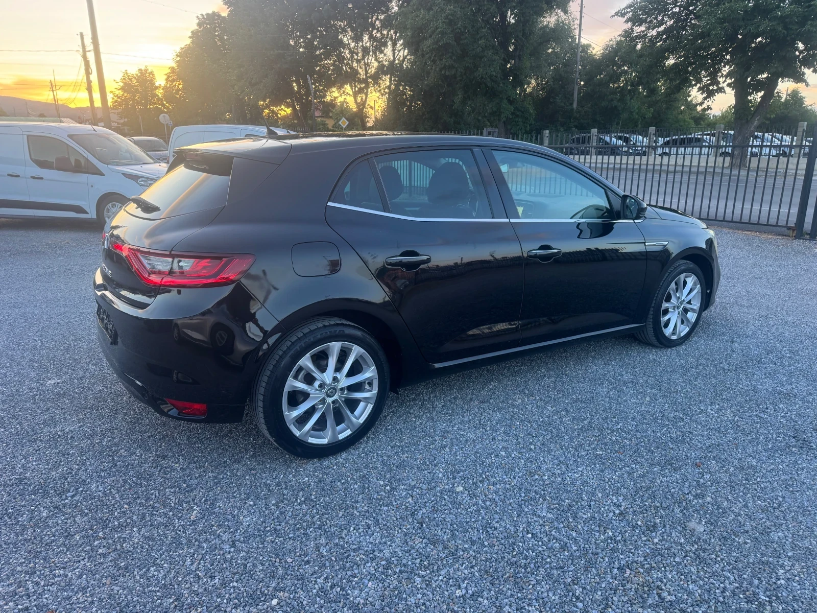 Renault Megane 1.5dCi Energy AUTOMATIC! NAVI! Keyless go! Euro6!!, снимка 7 - Автомобили и джипове - 54742230
