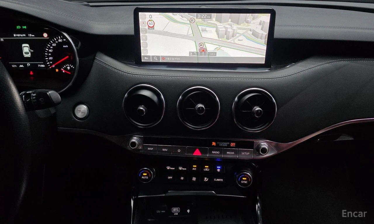 Kia Stinger 3.3 GT Masters AWD* HEAD-UP* 360 CAM* DISTRONIC* , снимка 12 - Автомобили и джипове - 54894144