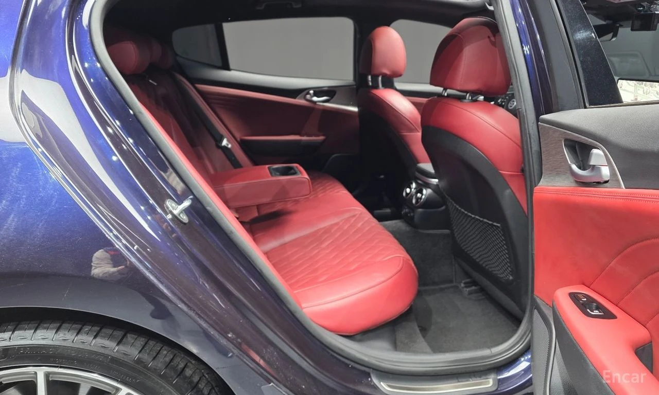 Kia Stinger 3.3 GT Masters AWD* HEAD-UP* 360 CAM* DISTRONIC* , снимка 15 - Автомобили и джипове - 54894144