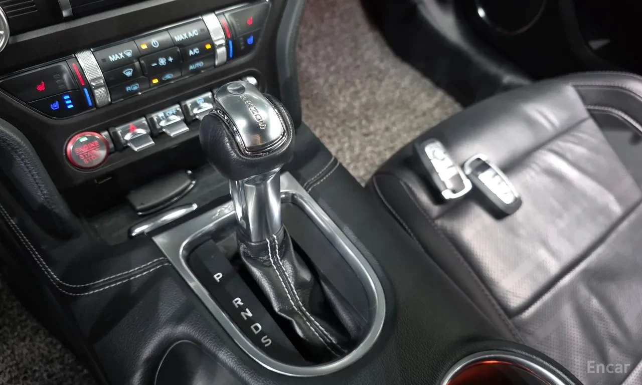 Ford Mustang DIGITALDISTRONIC/LANE ASSIST/ОБДУХВАНЕ / 2 Ключа, снимка 10 - Автомобили и джипове - 55091854