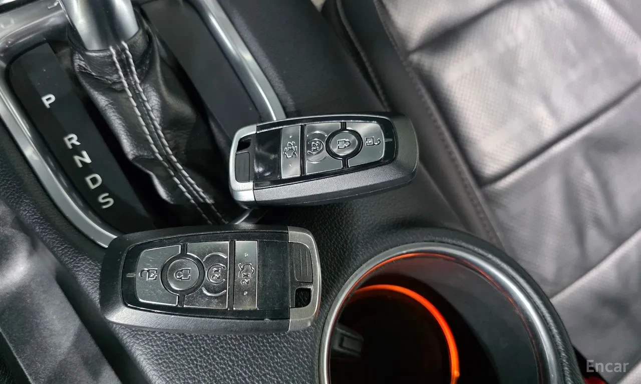 Ford Mustang DIGITALDISTRONIC/LANE ASSIST/ОБДУХВАНЕ / 2 Ключа, снимка 17 - Автомобили и джипове - 55091854