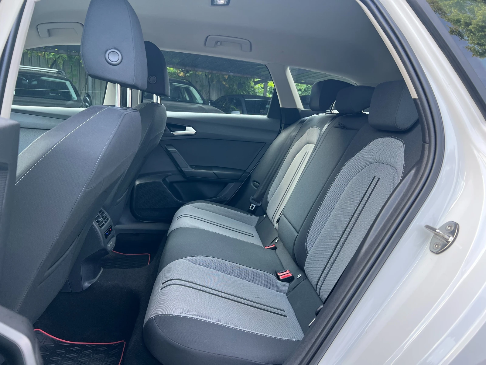 Seat Leon 1.5 TSI Style, снимка 14 - Автомобили и джипове - 55301788