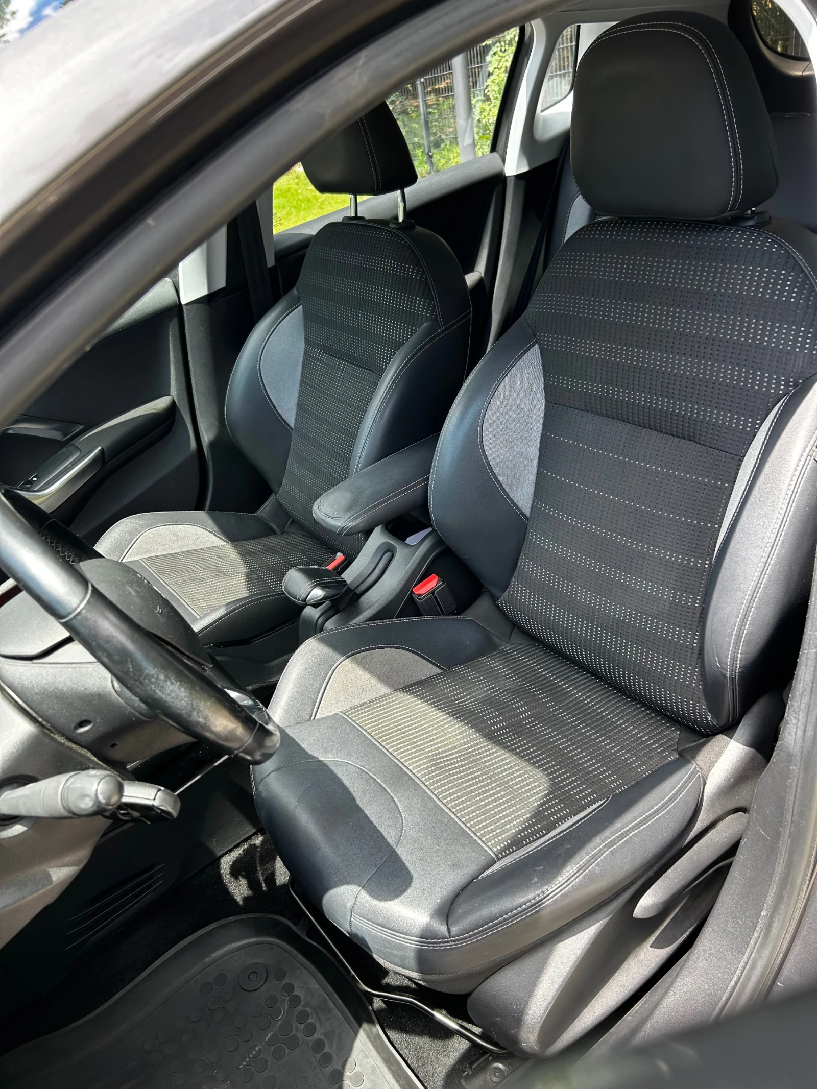 Peugeot 2008 Allure  Facelift 1.6 BlueHD, снимка 13 - Автомобили и джипове - 55484096