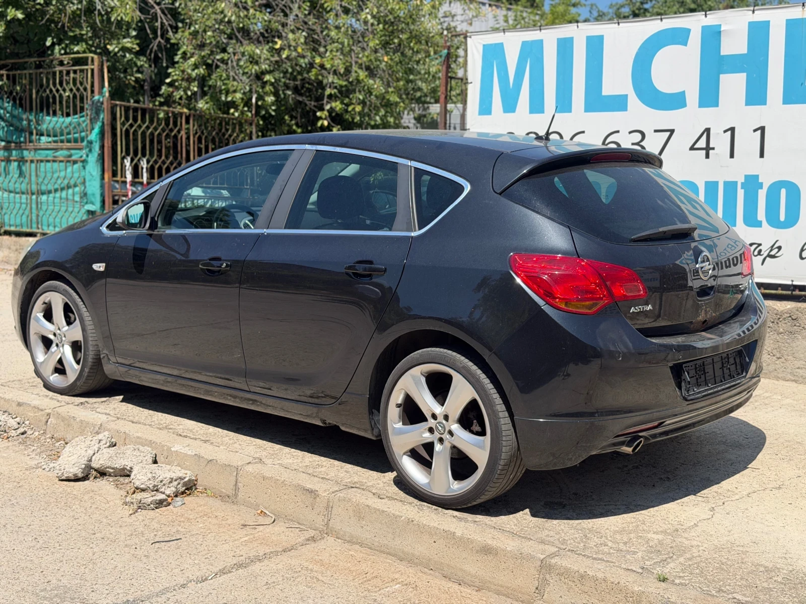 Opel Astra 1.4 TURBO, снимка 2 - Автомобили и джипове - 55533646