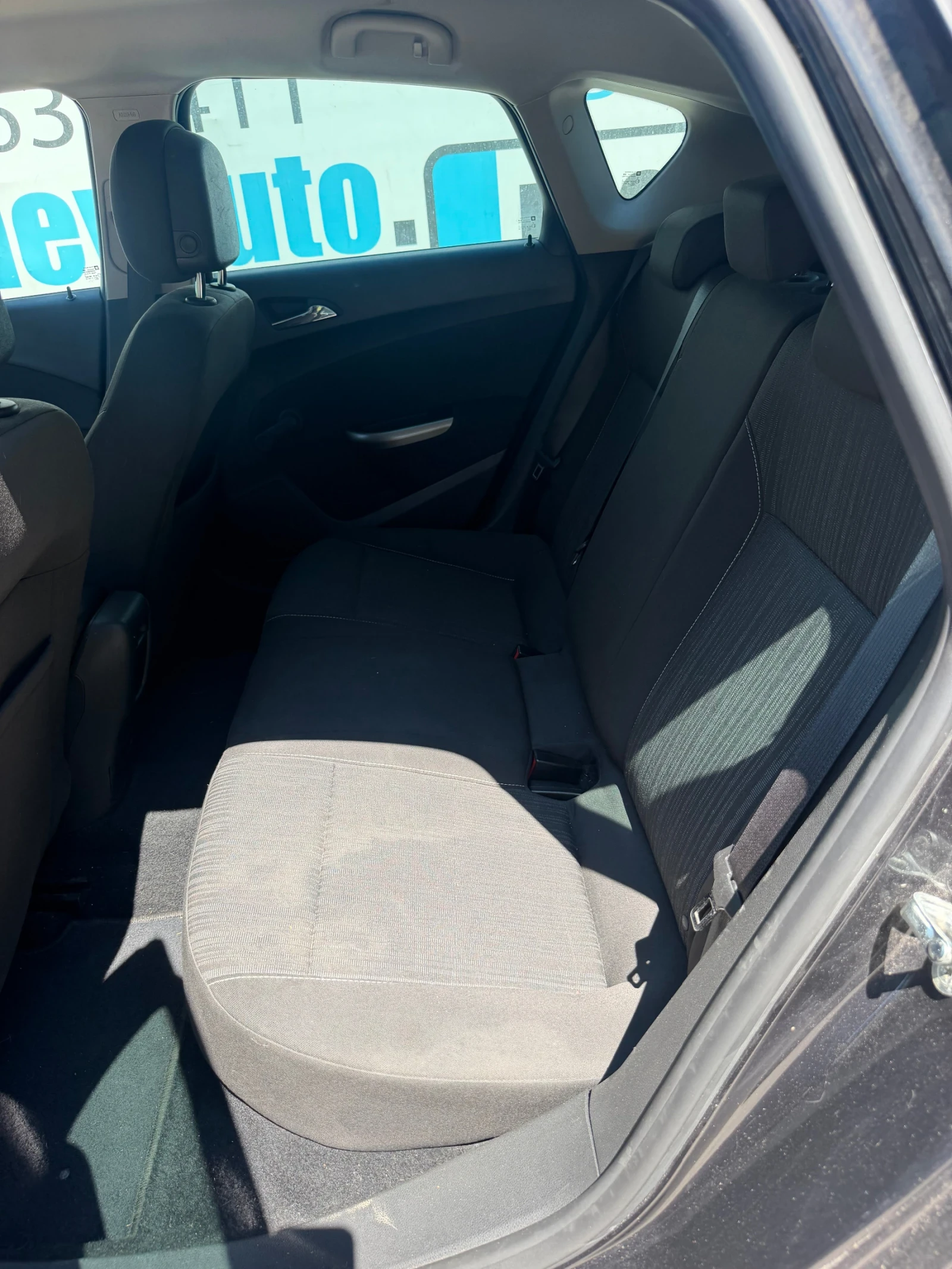 Opel Astra 1.4 TURBO, снимка 8 - Автомобили и джипове - 55533646