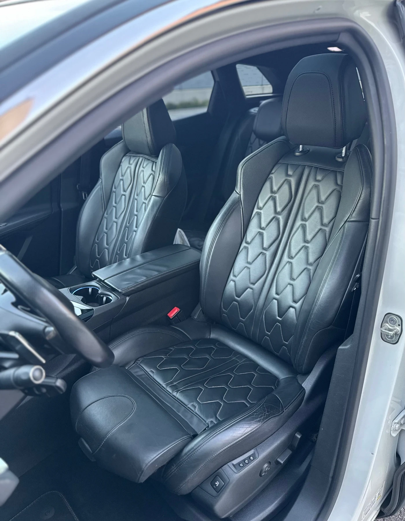 Peugeot 3008 2.0 HDI* GT-LINE* FULL LED* Масаж* Keyless* FULL, снимка 8 - Автомобили и джипове - 56192992