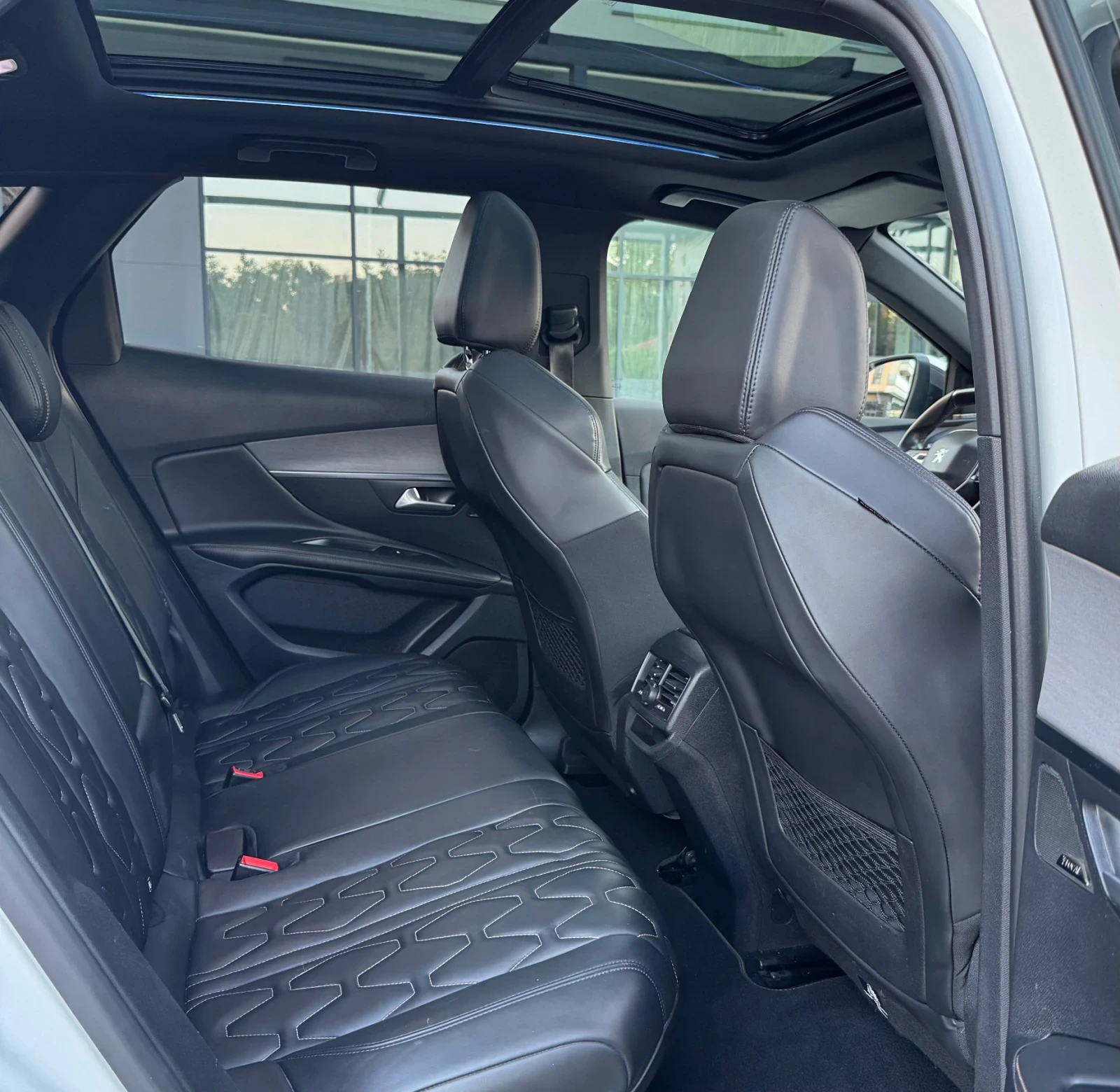 Peugeot 3008 2.0 HDI* GT-LINE* FULL LED* Масаж* Keyless* FULL, снимка 11 - Автомобили и джипове - 56192992