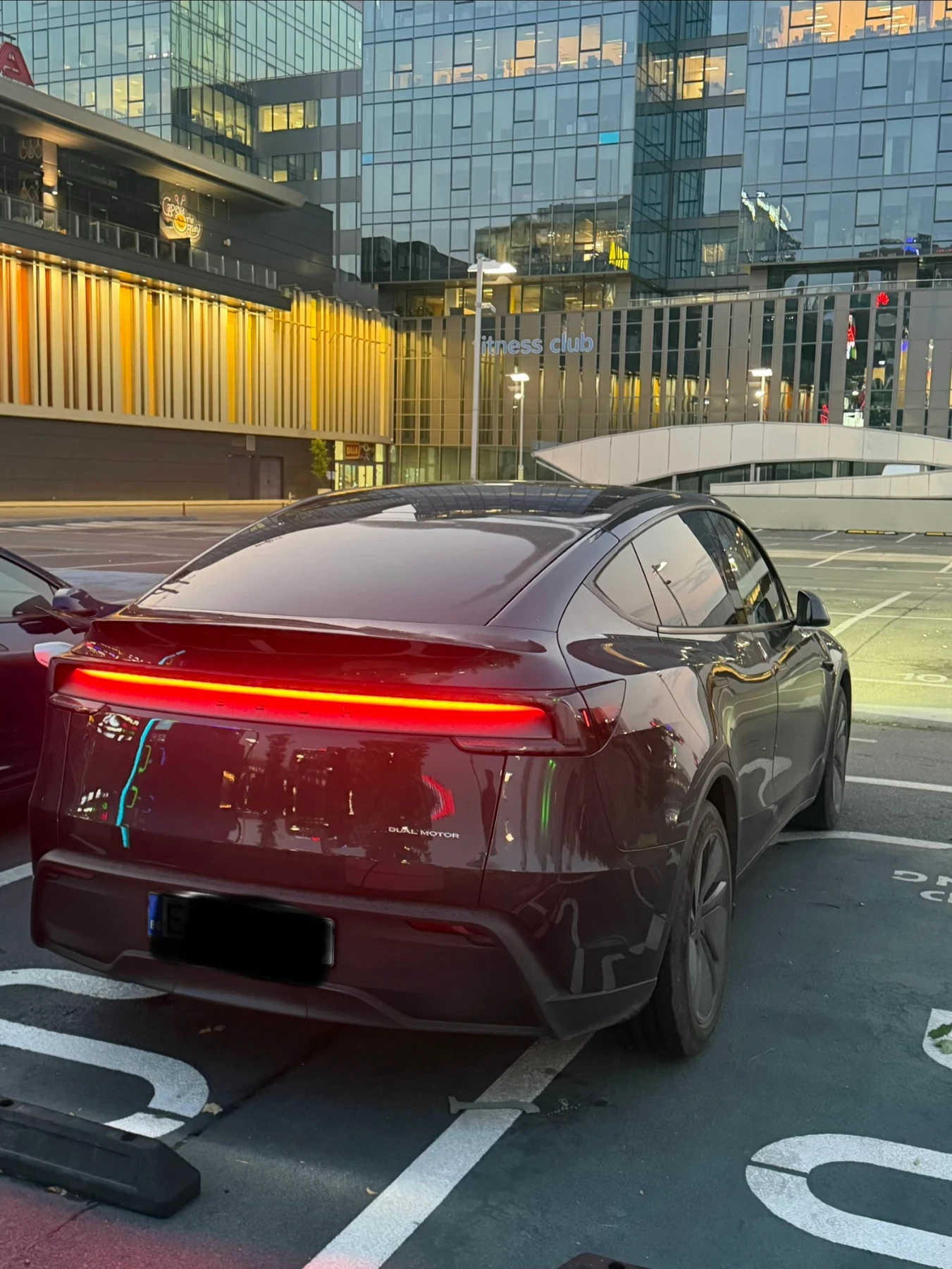 Tesla Y Juniper, снимка 4 - Автомобили и джипове - 55795484