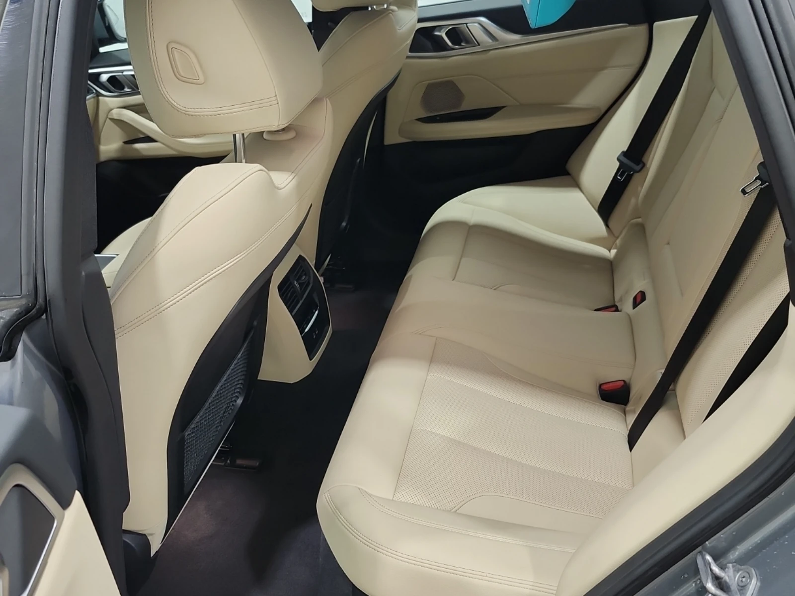 BMW i4 eDrive35 | 2024 | Електрически |  50148 km, снимка 13 - Автомобили и джипове - 55983519